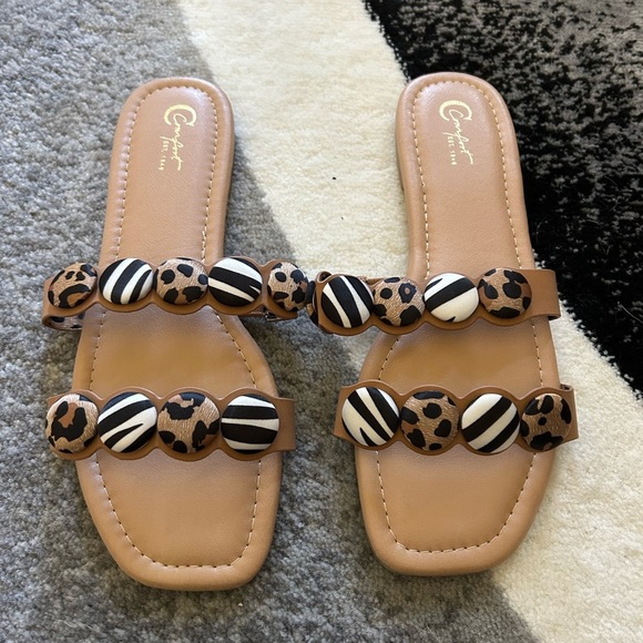 NIB Cato Slip on Sandels - Picture 1 of 6